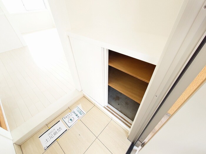 物件内観写真15　(靴箱)