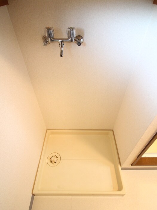 物件内観写真17　(洗濯機置場)