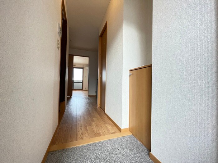 物件内観写真18　(廊下)