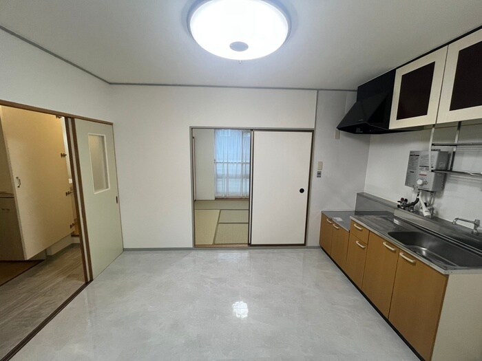 物件内観写真8　(居室)