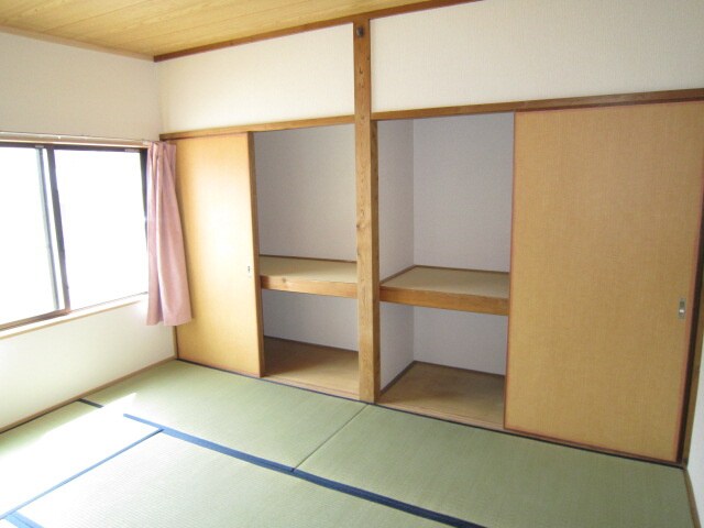 物件内観写真12　(収納)