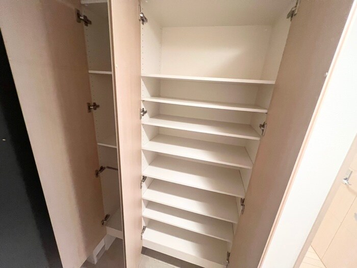 物件内観写真16　(靴箱)