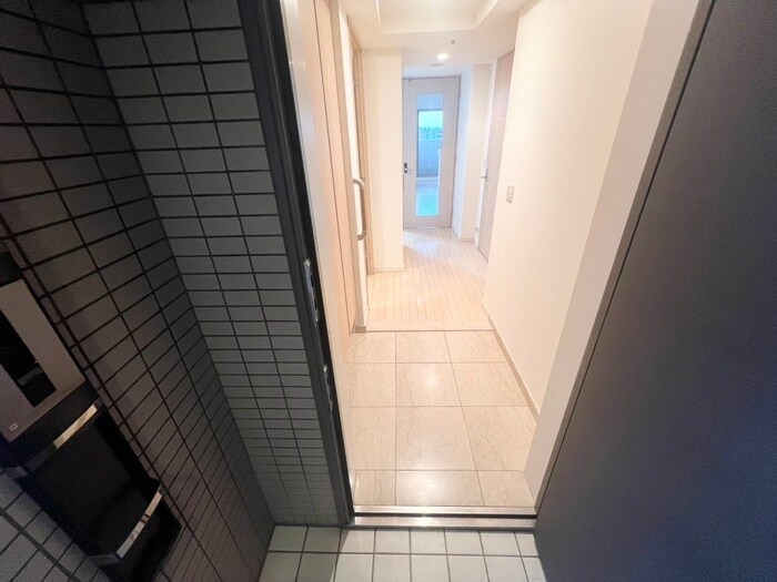 物件内観写真17　(玄関)