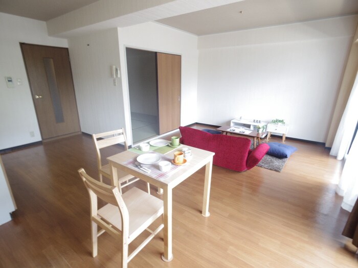 物件内観写真6　(居室)