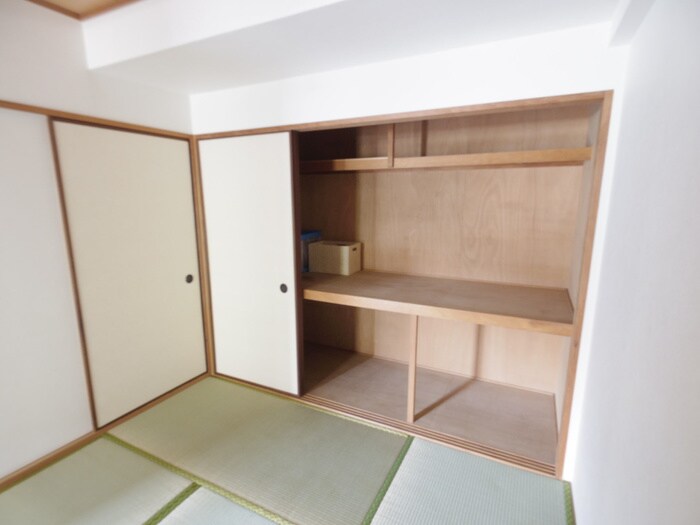 物件内観写真16　(収納)