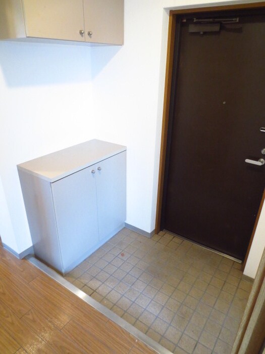物件内観写真13　(玄関)