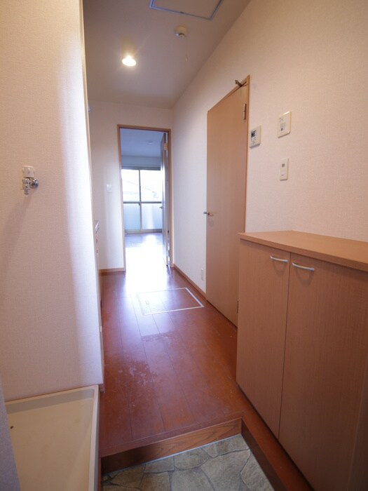 物件内観写真15　(玄関)