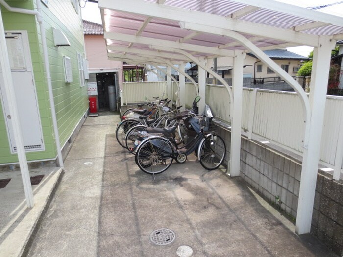 物件外観写真3　(駐輪場)