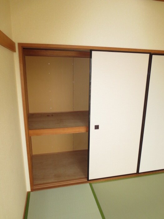 物件内観写真12　(収納)