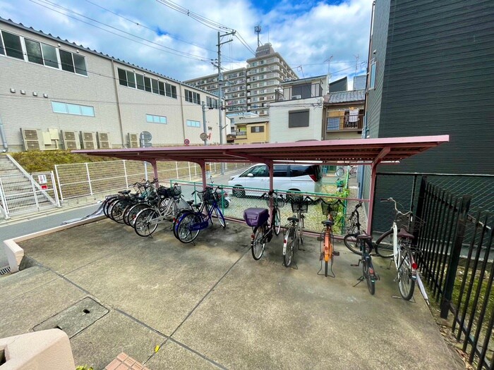 物件外観写真5　(駐輪場)