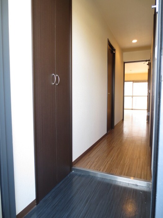 物件内観写真17　(廊下)
