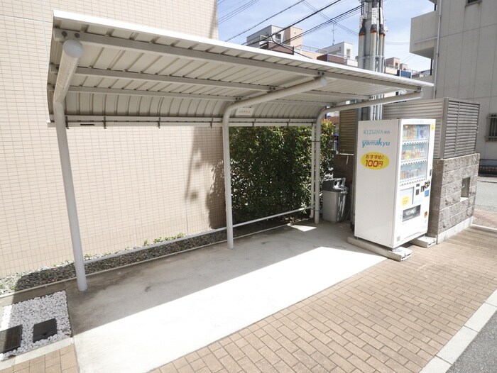 物件外観写真5　(駐輪場)