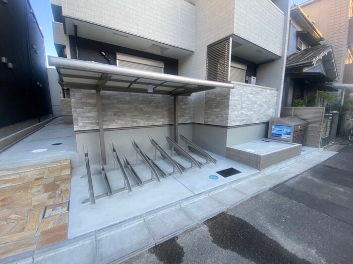 物件外観写真6　(駐輪場)