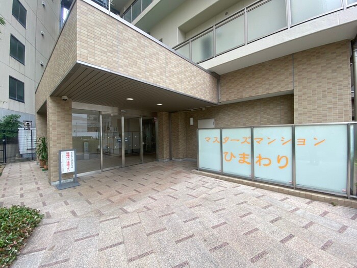 物件外観写真2　(エントランス部分)