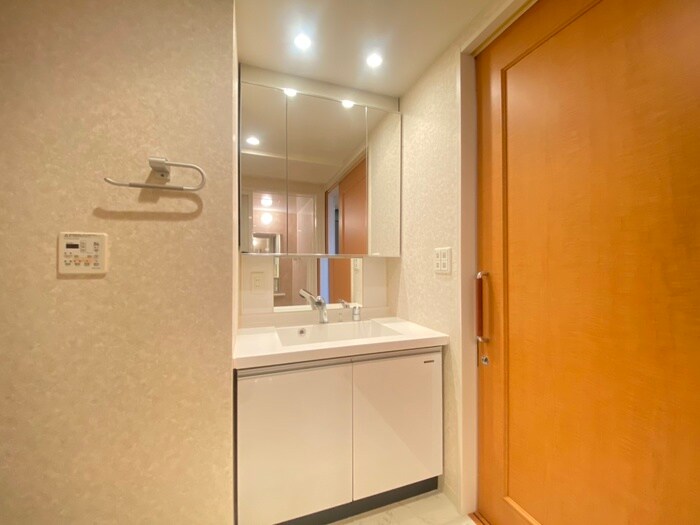 物件内観写真11　(洗面)