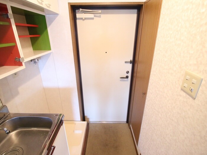 物件内観写真15　(玄関)