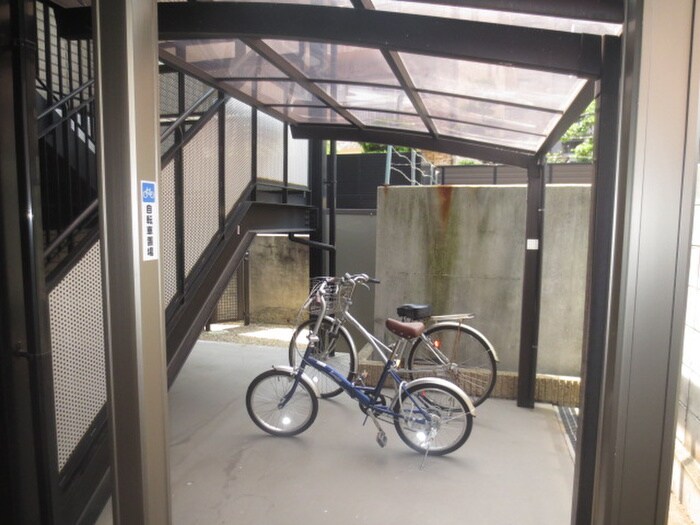 物件外観写真3　(駐輪場)