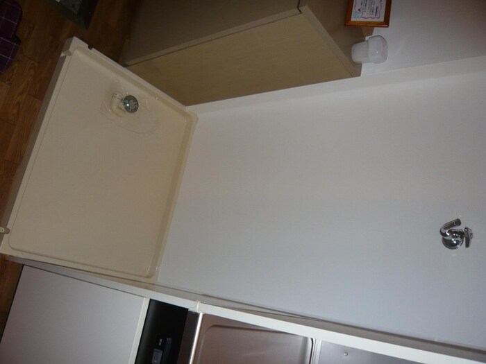 物件内観写真14　(洗濯機置場)