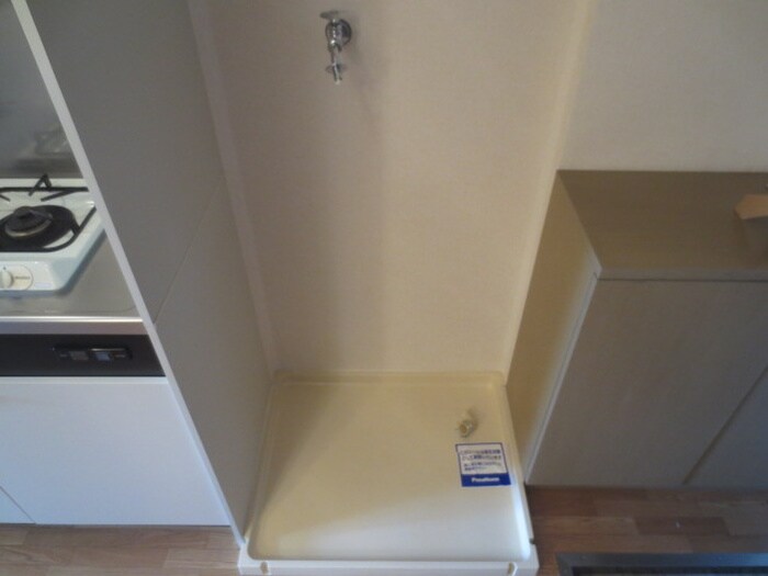 物件内観写真15　(洗濯機置場)