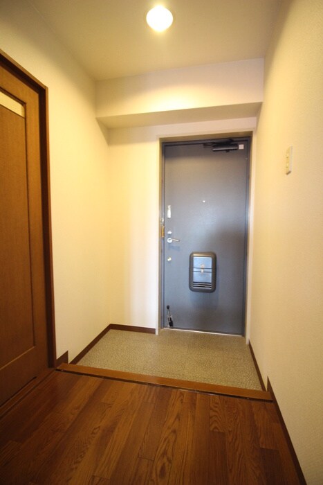 物件内観写真17　(玄関)