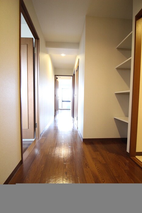 物件内観写真18　(廊下)