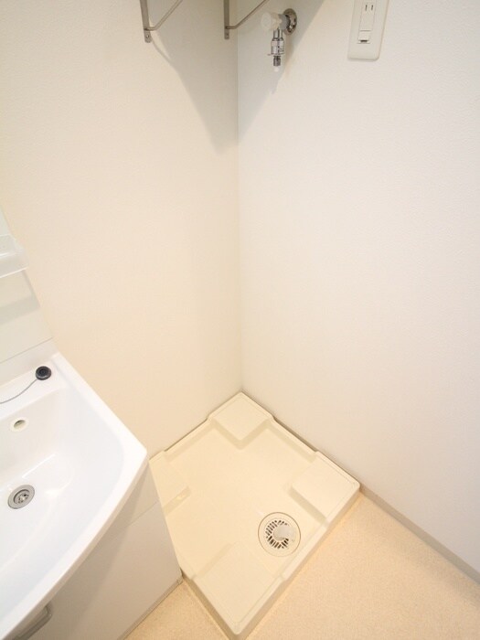 物件内観写真10　(洗濯機置場)