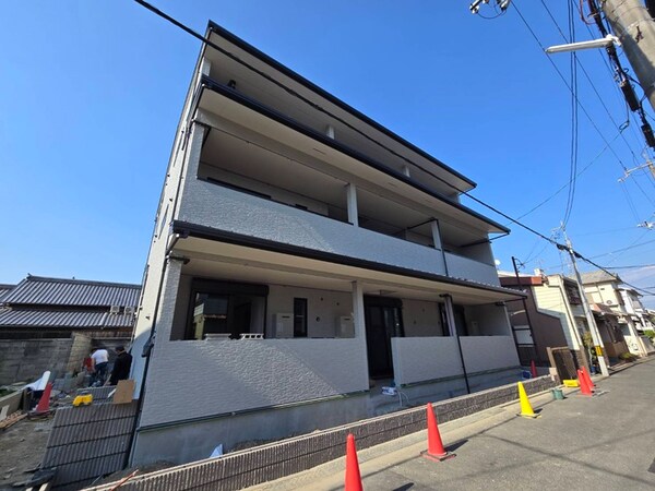 建築中