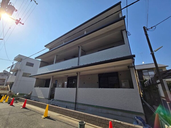 建築中