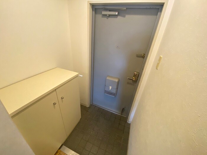 物件内観写真14　(玄関)