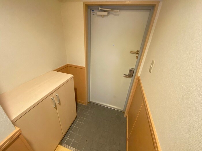 物件内観写真14　(玄関)