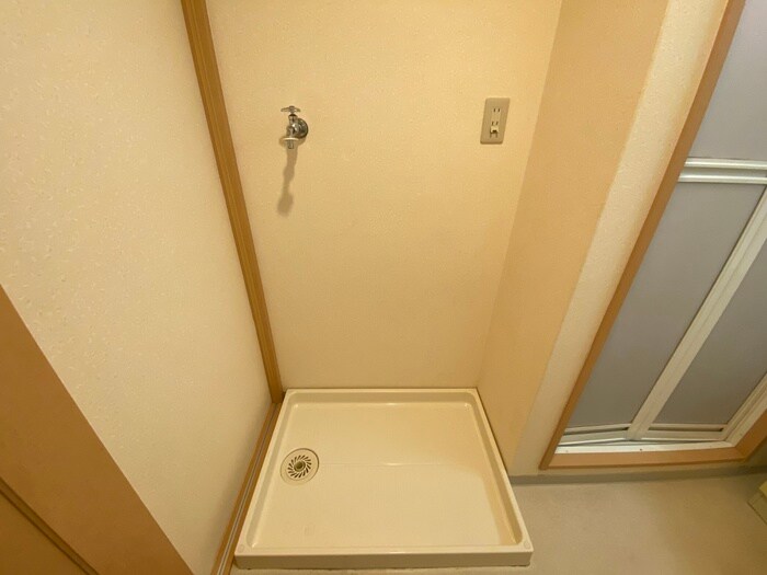 物件内観写真17　(洗濯機置場)