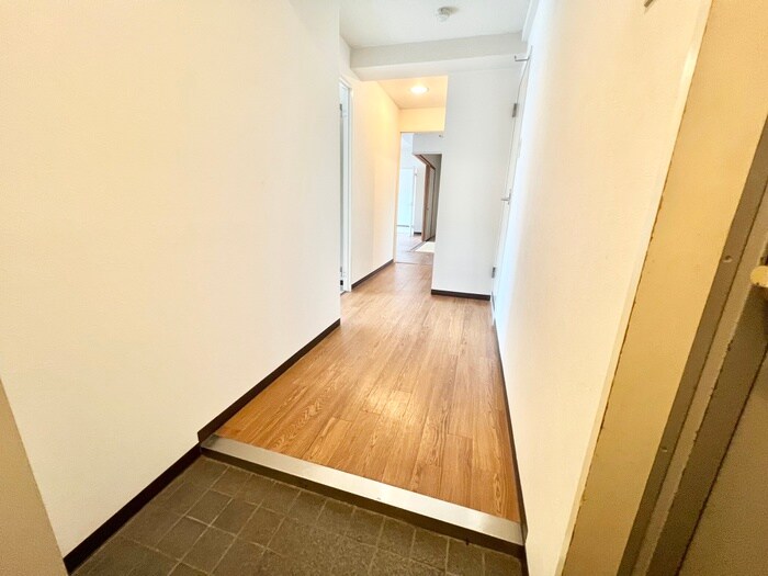 物件内観写真19　(廊下)
