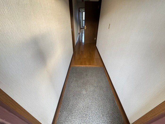 物件内観写真20　(玄関)