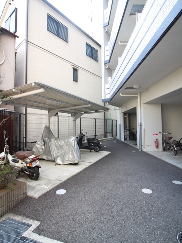 バイク置き場