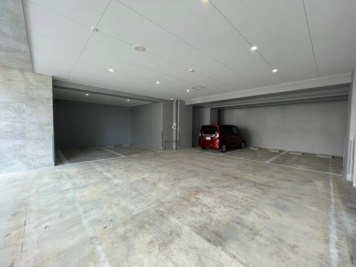 物件外観写真5　(駐車場)