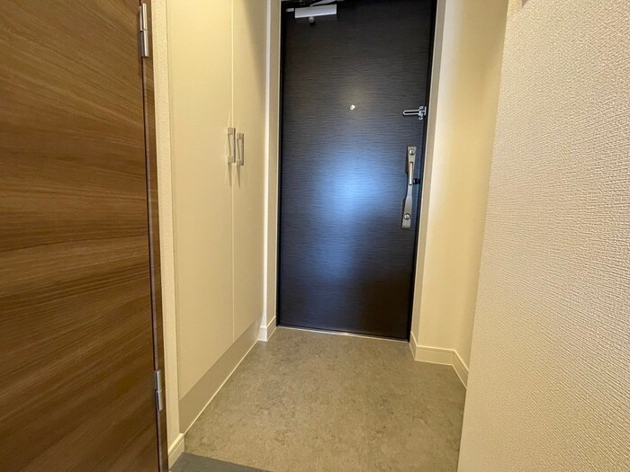 物件内観写真18　(玄関)