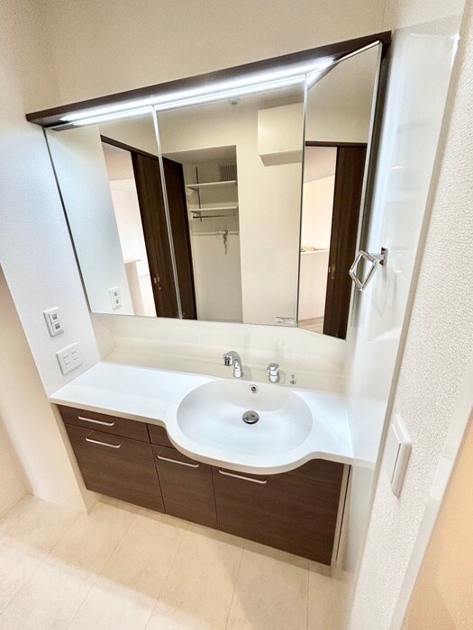 物件内観写真9　(洗面)