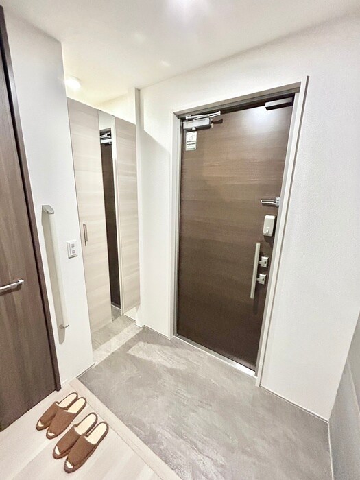 物件内観写真13　(玄関)