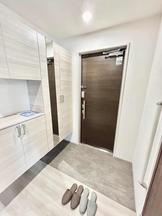 物件内観写真13　(玄関)