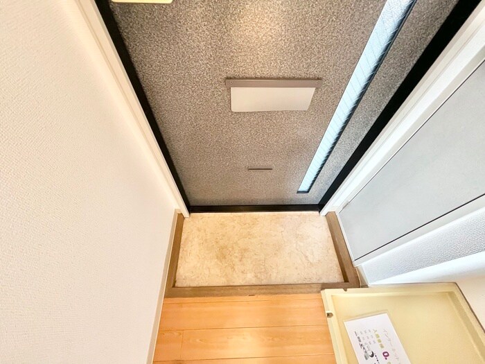 物件内観写真17　(玄関)