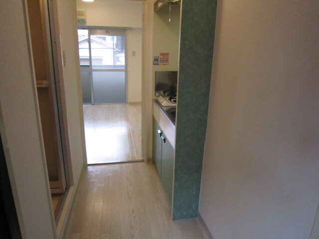 物件内観写真7　(玄関)