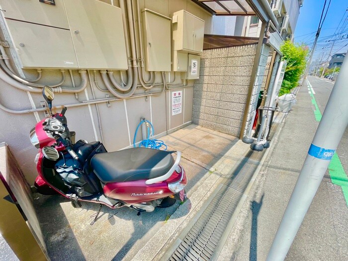 物件外観写真5　(駐輪場)