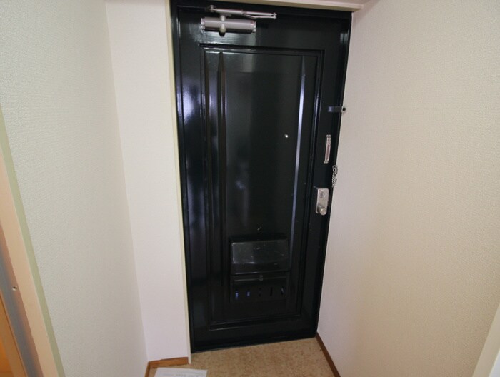 物件内観写真18　(玄関)