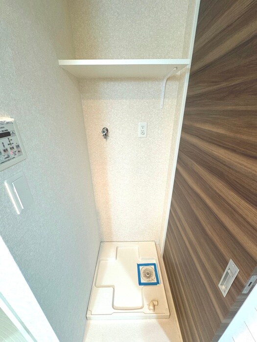 物件内観写真10　(洗濯機置場)