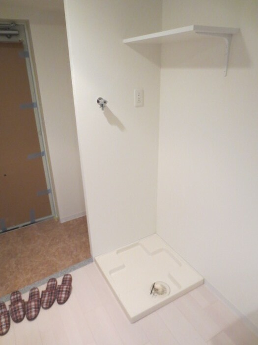 物件内観写真11　(洗濯機置場)