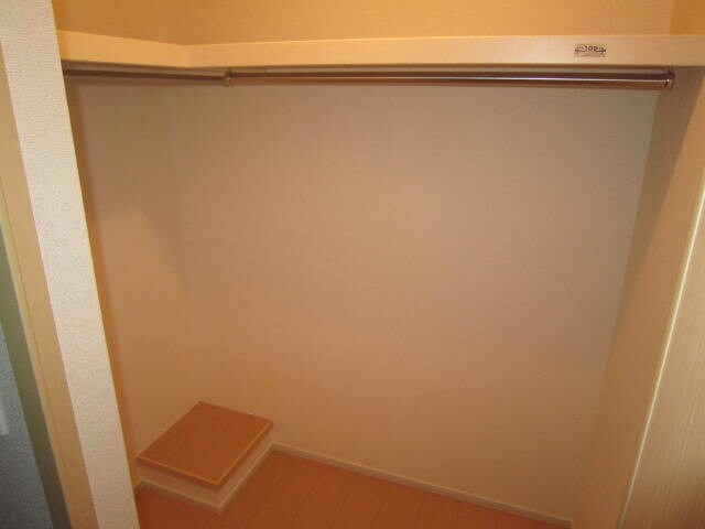 物件内観写真13　(収納)