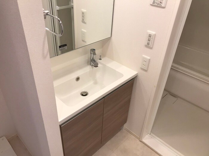 物件内観写真8　(洗面)