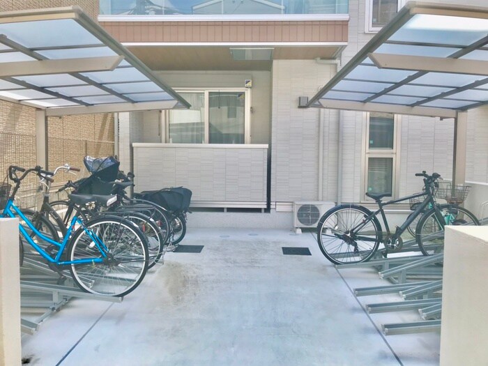 物件外観写真5　(駐輪場)