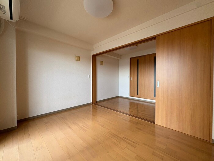物件内観写真3　(居室)
