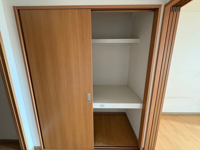 物件内観写真11　(収納)